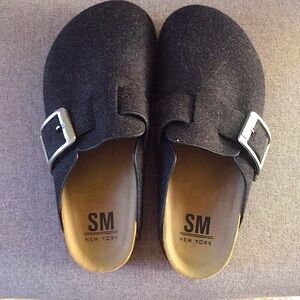 SM New York clogs